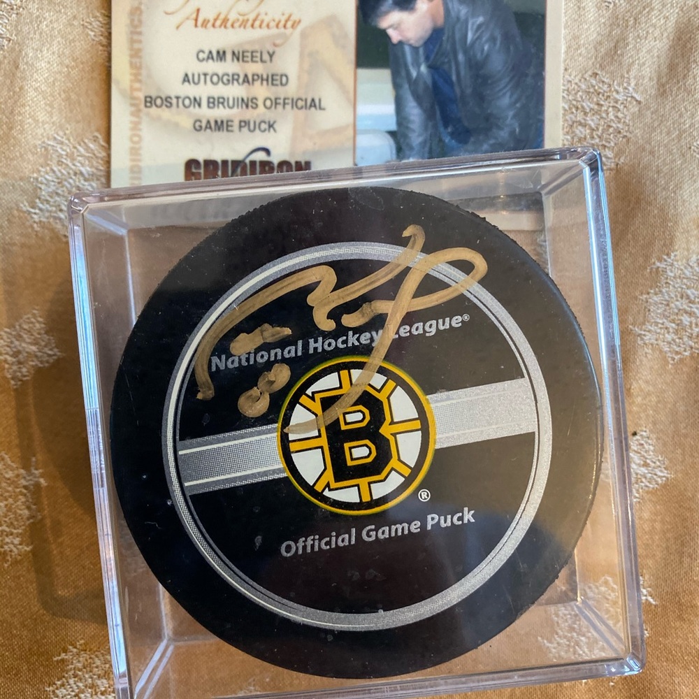 Cam Neely autographed official game puck w/cert.